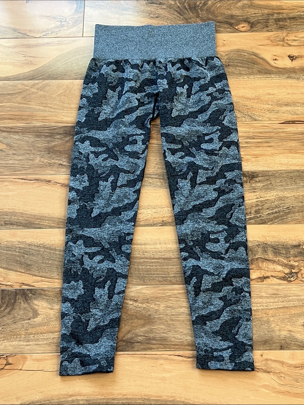 NVGTN Camo Seamless Leggings High Waist Workout Gym Women’s Small Gray Black